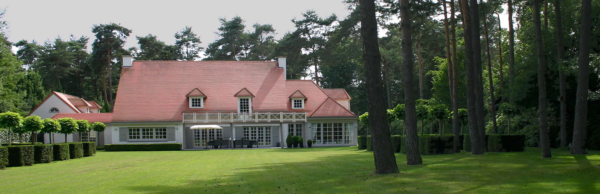 Antwerp villa country style