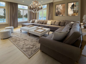 Op maat gemaakte meubelstukken en decoraties in showroom Marcotte Style