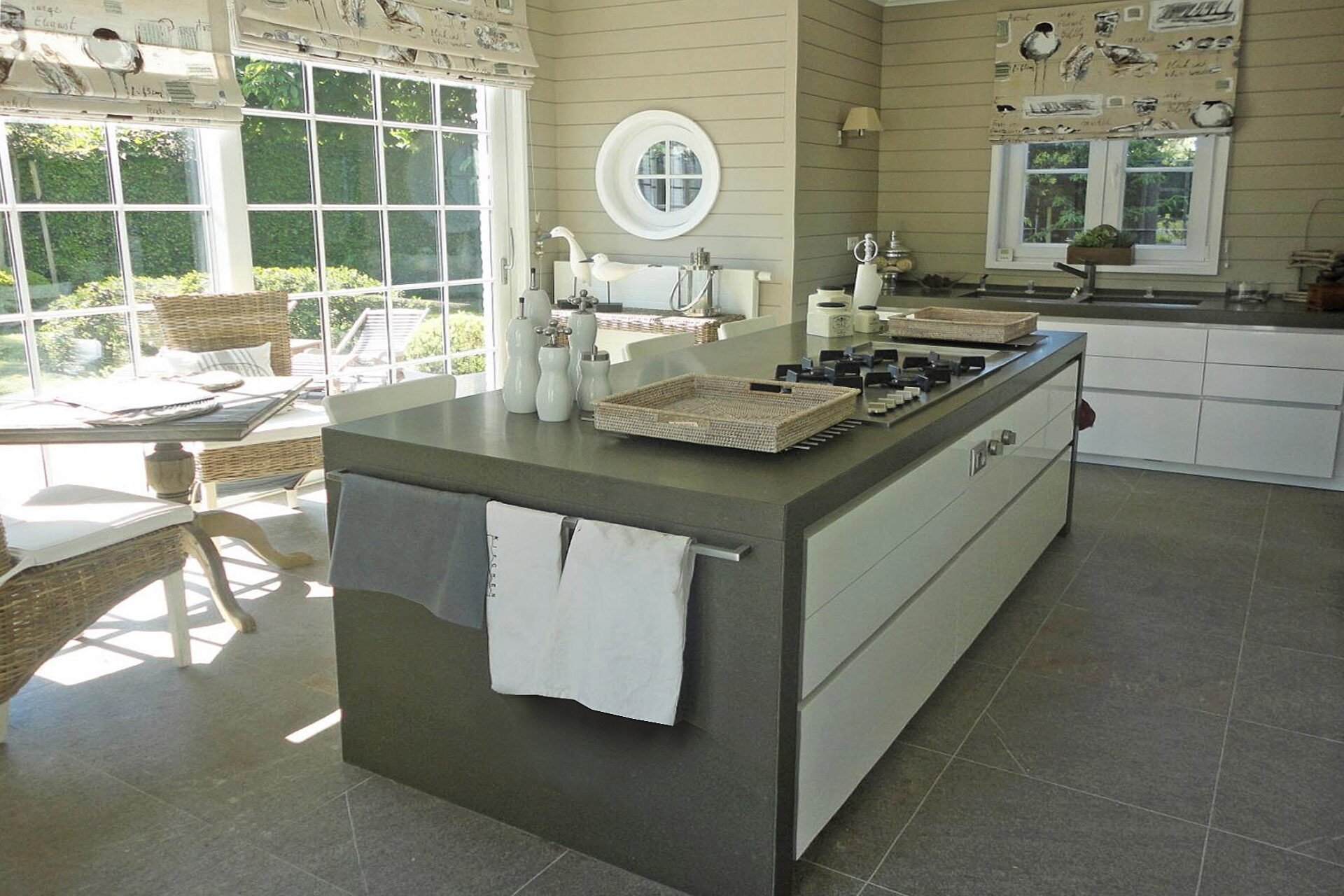 Lichte keuken in Long Island stijl