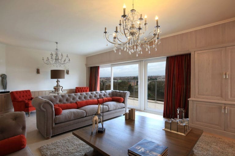 Penthouse in strak landelijke stijl, volledig ingericht door Marcotte Style