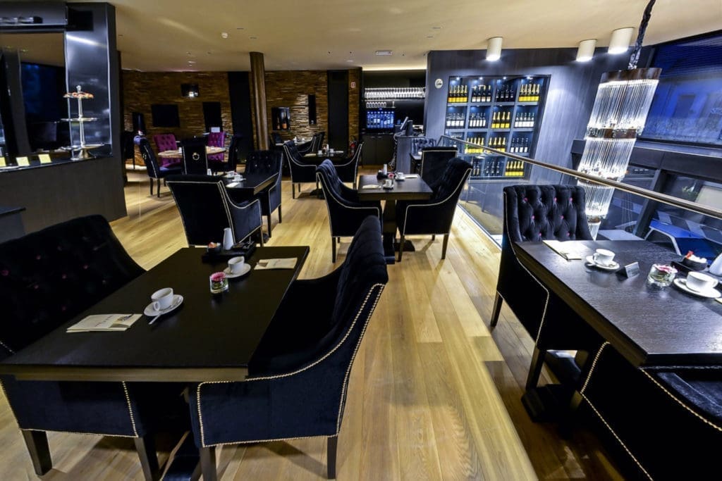 Op maat gemaakte stoelen voor Manus Bistro in Kapellen door Marcotte Style