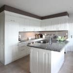 Landelijke en moderne meubels in interieurproject Grimbergen