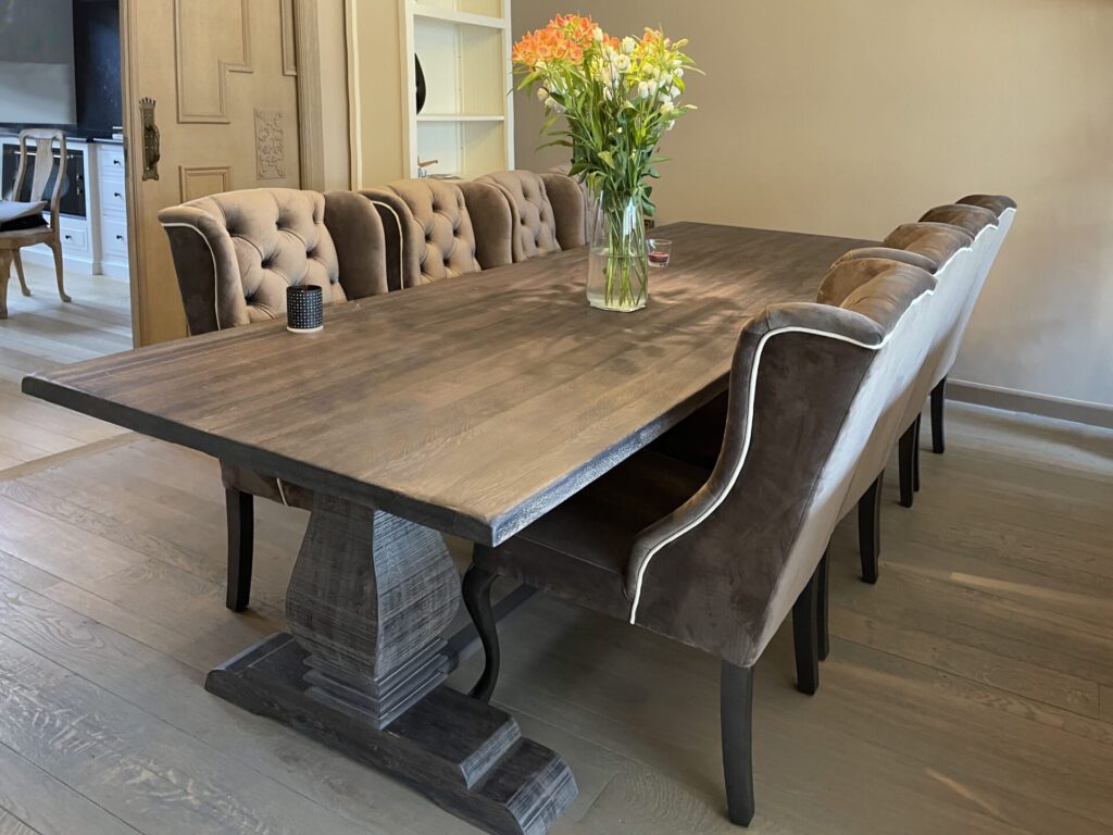 Marcottestyle-massieve-eiken-tafel-Dimitri-stoel-1024x768
